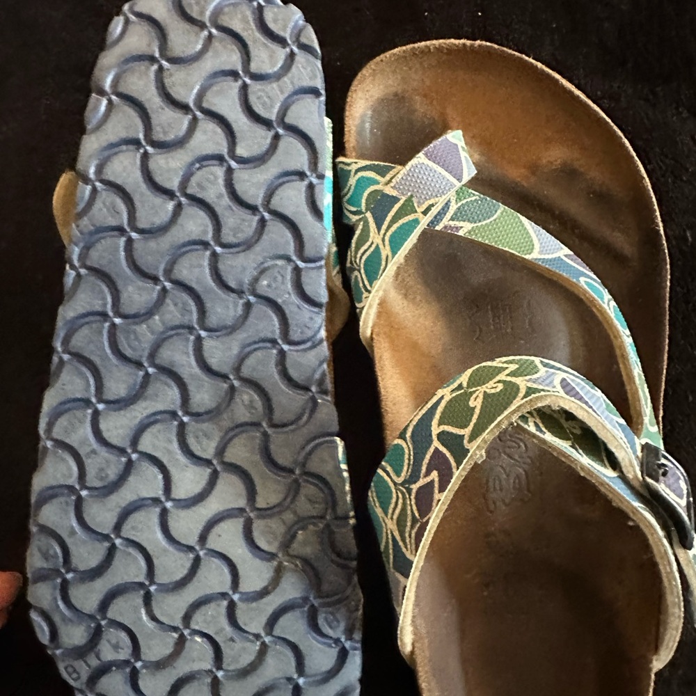 Floral Strap Sandals - Picture 3 of 3